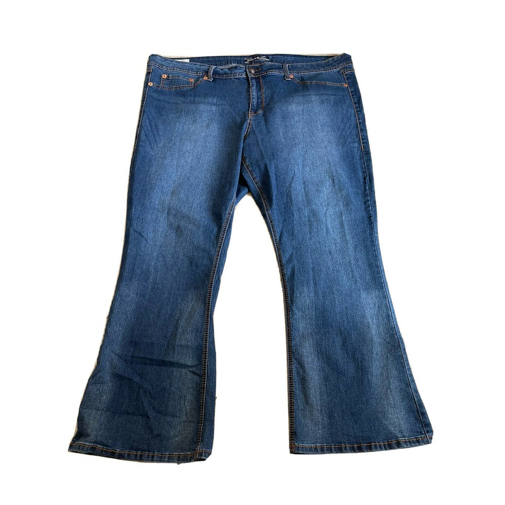 Torrid Source of Wisdom Slim Bootcut Jeans Size 26 30.5" inseam 545957